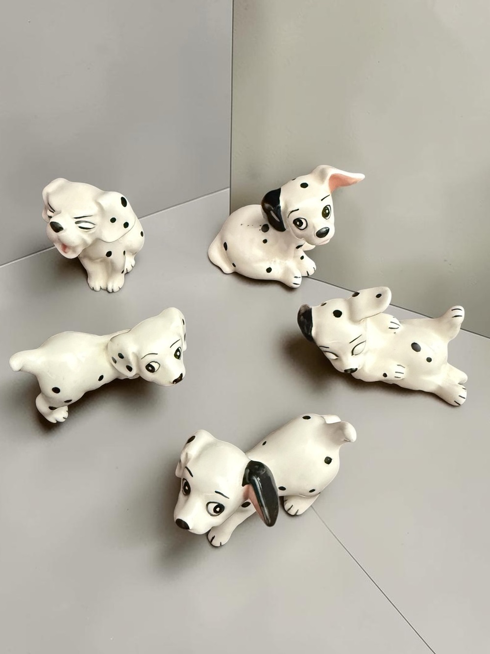 Disney Dalmatian Dog Figurine (5) - Picture 2 of 3
